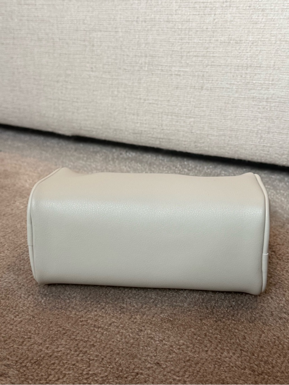 The Row Inspired 90s bag in Cream white purse pristine condition - Picture 7 of 8